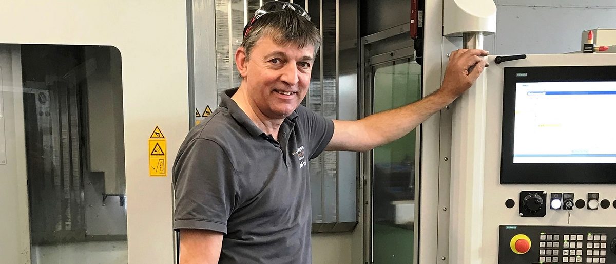 Ein ¿Urgestein¿ der Bildungsakademie Singen: Bernd Linder kümmert sich seit zwei Jahrzehnten um die Ausbildung Metall bei der Handwerkskammer Konstanz Ein ¿Urgestein¿ der Bildungsakademie Singen: Bernd Linder kümmert sich seit zwei Jahrzehnten um die Ausbildung Metall bei der Handwerkskammer Konstanz
