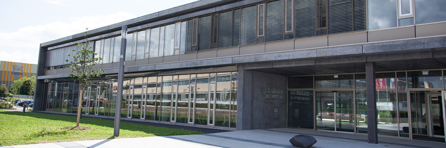 Abbildung des Gebäudes der Bildungsakademie in Singen.