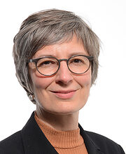 Portrait von Dr. Maria Kreiner