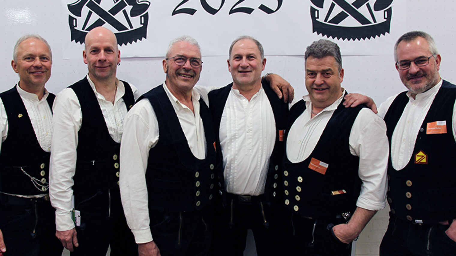Gruppenbild vom Zimmerer-Treff 2025 in der Bildungsakademie Singen.