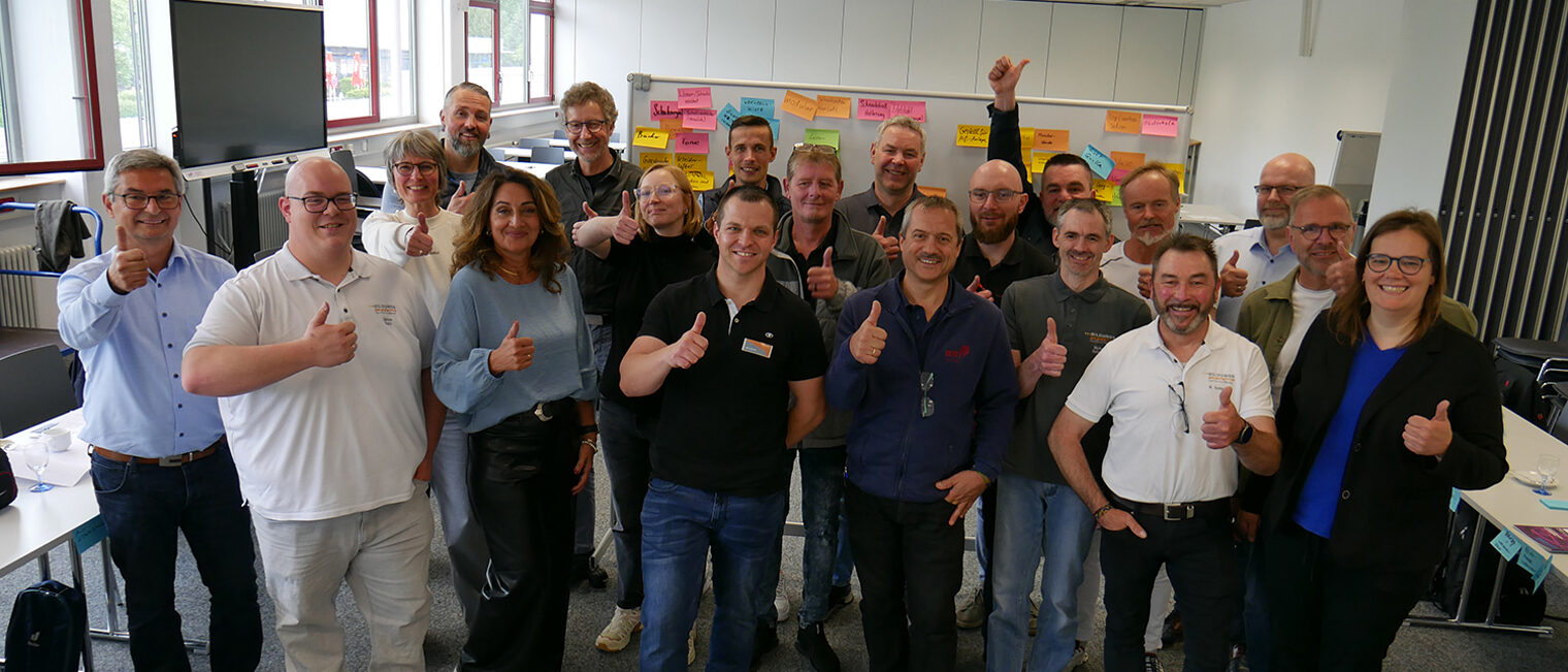 Gurppenbild der Teilnehmer an der Lehrmeisterkonferenz der Handwerkskammer Konstanz in der Bildungsakademie Singen